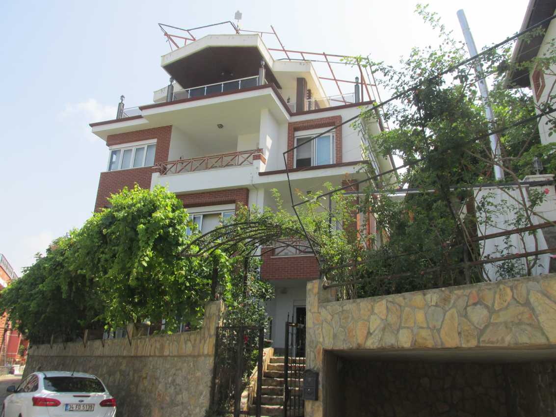 Furnished 7+1 Villa for Sale in Alanya/Konakli